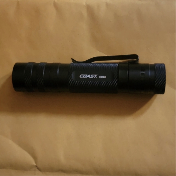RECHARGEABLE - COAST PX15R  DUAL POWER, 1000 LUMENS 160M BEAM 11H - Picture 11 of 13